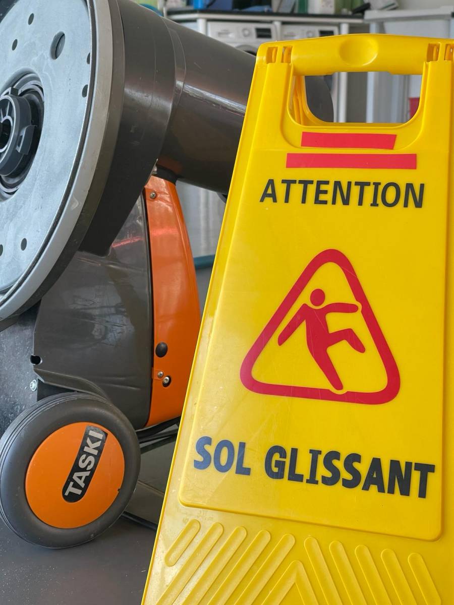 ponçage et nettoyage de parquets par une entreprise de nettoyage à Mérignac près de à Bordeaux