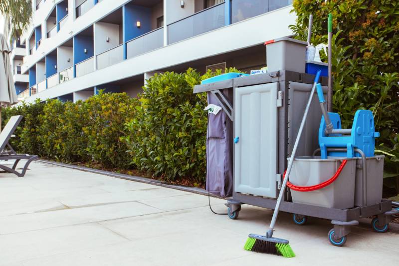 pourquoi faire appel à une société de nettoyage pour l'entretien des parties communes des résidences du Bouscat, près de Bordeaux? 